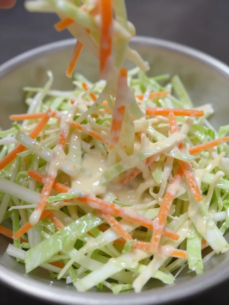 Classic Creamy Coleslaw
